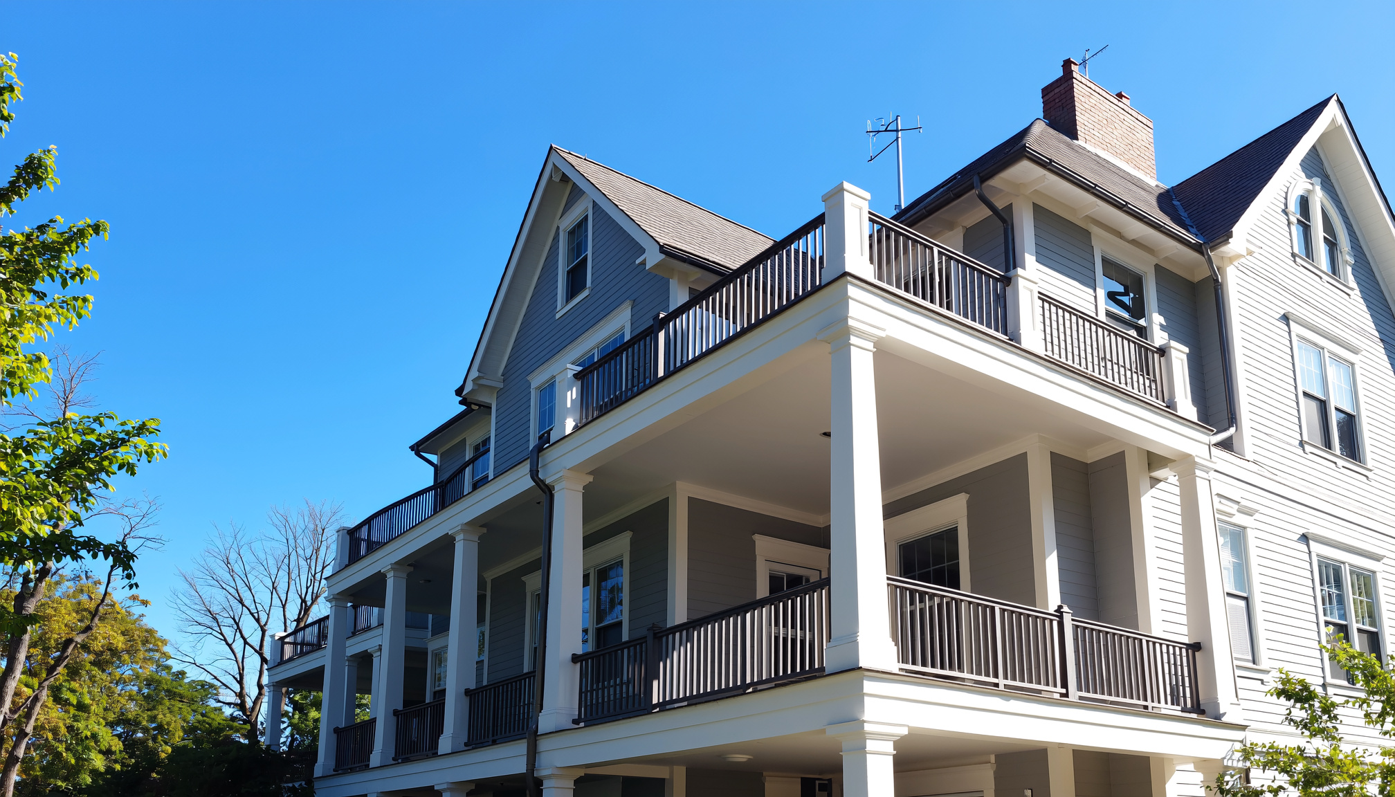 Manhattan, NY with seamless rain gutters